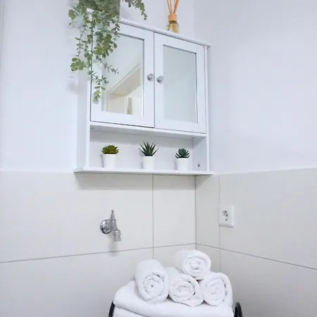 Apartment Living-life, Klinik & Messe Vor Ort, Wlan, Netflix Essen