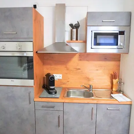 Living-life, Klinik & Messe Vor Ort, Wlan, Netflix Apartment *